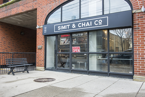 simit and chai outside